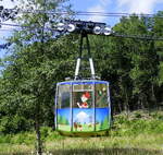 Schauinslandseilbahn, von der Er�ffnung 1930 bis zum Umbau 1987-88 waren 10 Gro�kabinen mit 27 Pl�tzen im Einsatz, nach dem Umbau wurden 37 kleinere Kabinen mit 11 Pl�tzen