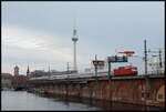 Nikolausfahrt der Rendsburger Eisenbahnfreunde: SEL 120 143-3 mit dem Sonderzug Flensburg - Berlin Ostbahnhof am 06.12.2025 auf der Berliner Stadtbahn zwischen Jannowitzbrcke und Ostbahnhof.