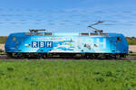 RBH 145 009 hat eien sehr schicke Bemalung in blau und mit ein paar Bienchen.