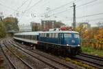 TRI 110 448-8 mit Fuballsonderzug (Kln-Dortmund) in Wuppertal, Oktober 2025.