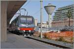 Unser Zug von Palermo nach Messina, der iC 730, wurde an diesem Tag auf Gleis 1 in Palermo Centrale bereitgestellt, was das Fotografieren nicht gerade erleichterte...