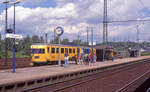 NS 171 als Zug 14512 von Aachen Hbf nach Heerlen in Herzogenrath, 03.06.1998.