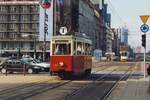 Konstal Triebwagen Type 4NJ Nummer 838 der Straenbahn Warschau als Linie T am 22.September 2002 in der Aleje Jerozolimskie.