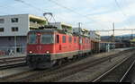 SBB - Loks 420 146 + 420 301 vor Zuckerrbenzug bei der ausfahrt aus dem Bahnhof Lyss am 06.11.2025