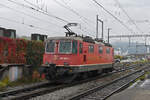 Re 420 283-4 durchfhrt am 20.10.2025 solo den Bahnhof Pratteln.