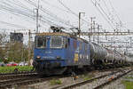 Re 421 373-2 der WRS durchfährt am 20.04.2026 den Bahnhof Pratteln.