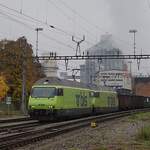 Schweizer Zucker AG, Zuckerfabrik Aarberg, Kampagne 2025: Re 465 010-7 + Re 465 012-3 + 18 Eaos/Eas, Zug 67142 Aarberg-Yverdon, Leerwagenzug fr den Rbenverlad, Aarberg, 1.