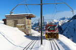 Schneeschleuder Xrote 4 in der kleinen Station Jamal (1742 m�M) zwischen Montreux und Rochers de Naye, gesehen aus dem Hinteren F�hrerstand.