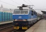 151 016-3 zu sehen mit einem R am 28.09.14 in st nad Labem hl.n.