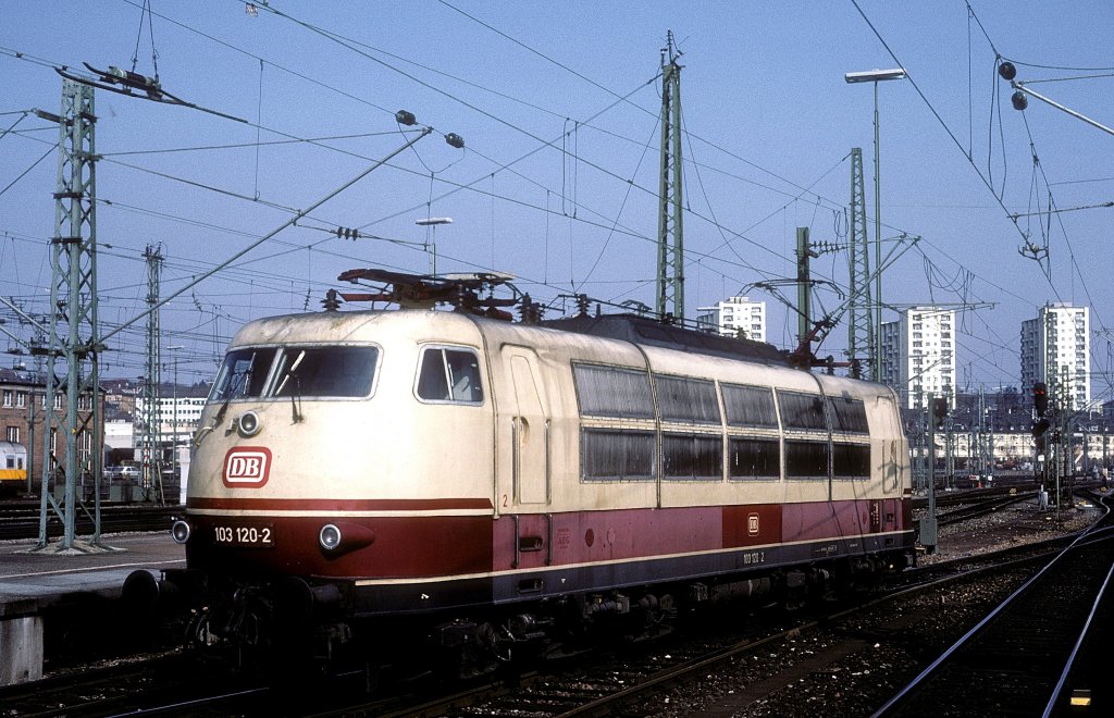  103 120  Stuttgart Hbf  14.03.93
