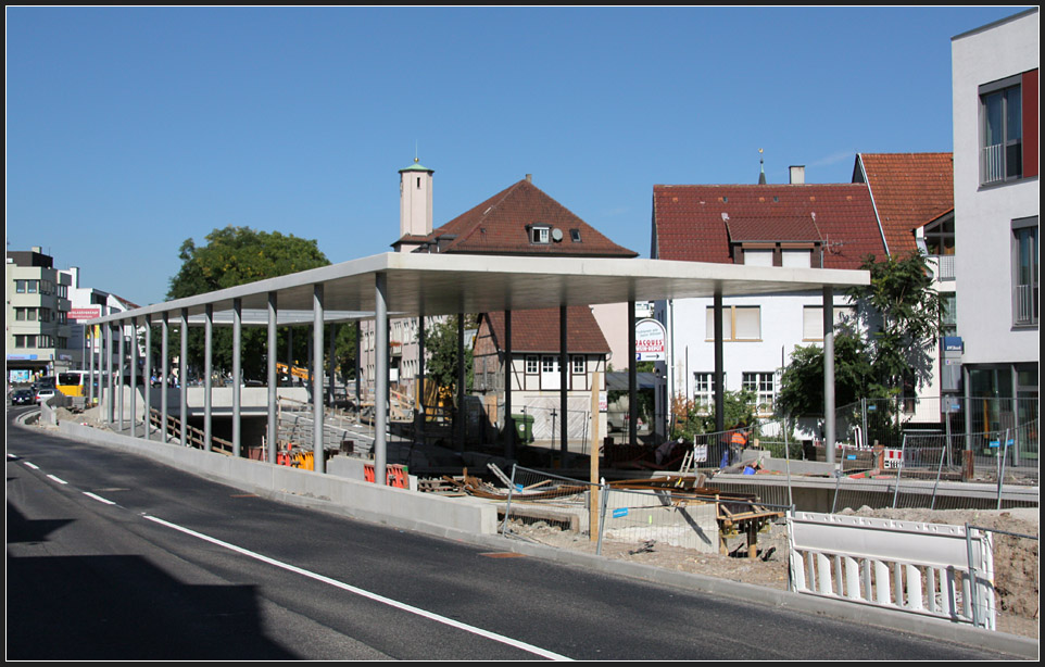 . An der zukünftigen Haltestelle Zuffenhausen-Rathaus wird die U15 in den Tunnel verschwinden. 2011 soll die Strecke bis Stammheim fertig sein. 

22.09.2010 (M)