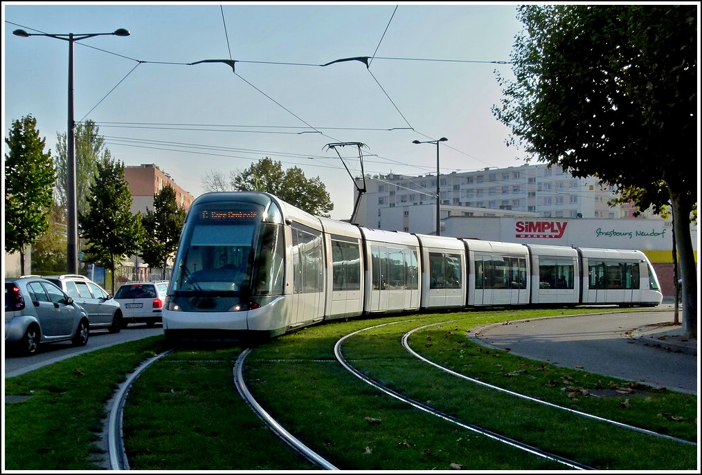 - Das Bonusbild - Htten wir die Straenbahn an der Haltestelle Homme de Fer am 30.10.2011 nicht verpasst und wren wir nicht in den falschen Bus eingestiegen, htte ich dieses Bild an der Haltestelle Jean Jaurs nicht machen knnen. (Jeanny)