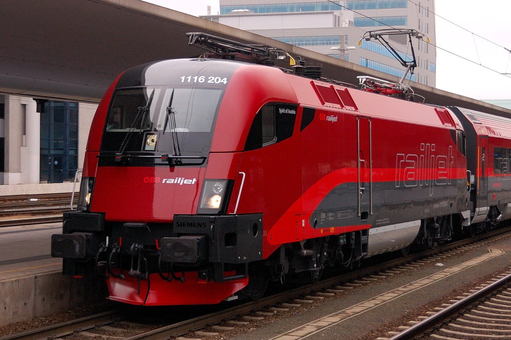 ...  der Geist von sterreich... Spirit of Austria  railjettet ber die Schienen Europas. 1116 204 im Lokportrait. (Linz, anno 09).