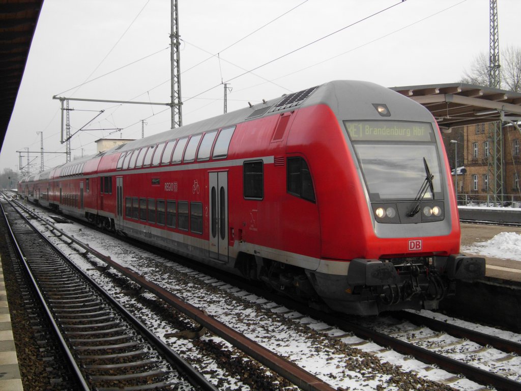  Doppelstock-Steuerwagen (2. Gattung) als RE1 nach Brandenburg (Havel) Hauptbahnhof im Bahnhof Berlin-Wannsee.(13.2.2013)