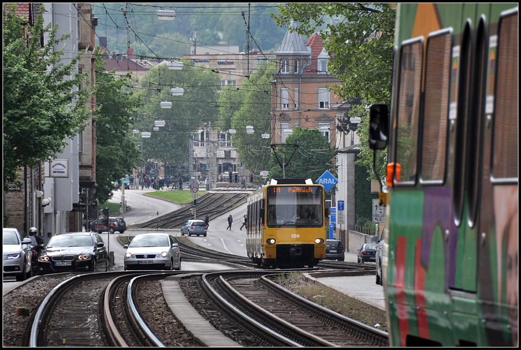 . Durch Bad Cannstatt - 

Kurvige Stadtbahntrasse der Linien U1 und U13 durch Stuttgart-Bad Cannstatt. 

27.04.2011 (J)