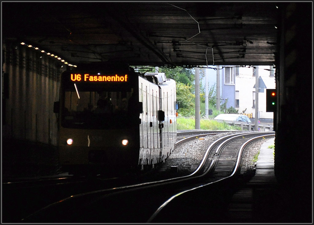 . Ein Stuttgarter Stadtbahntunnel - 

Tunnel von 1984 unter der Siemensstraße in Stuttgart-Feuerbach. 

09.08.2011 (J)