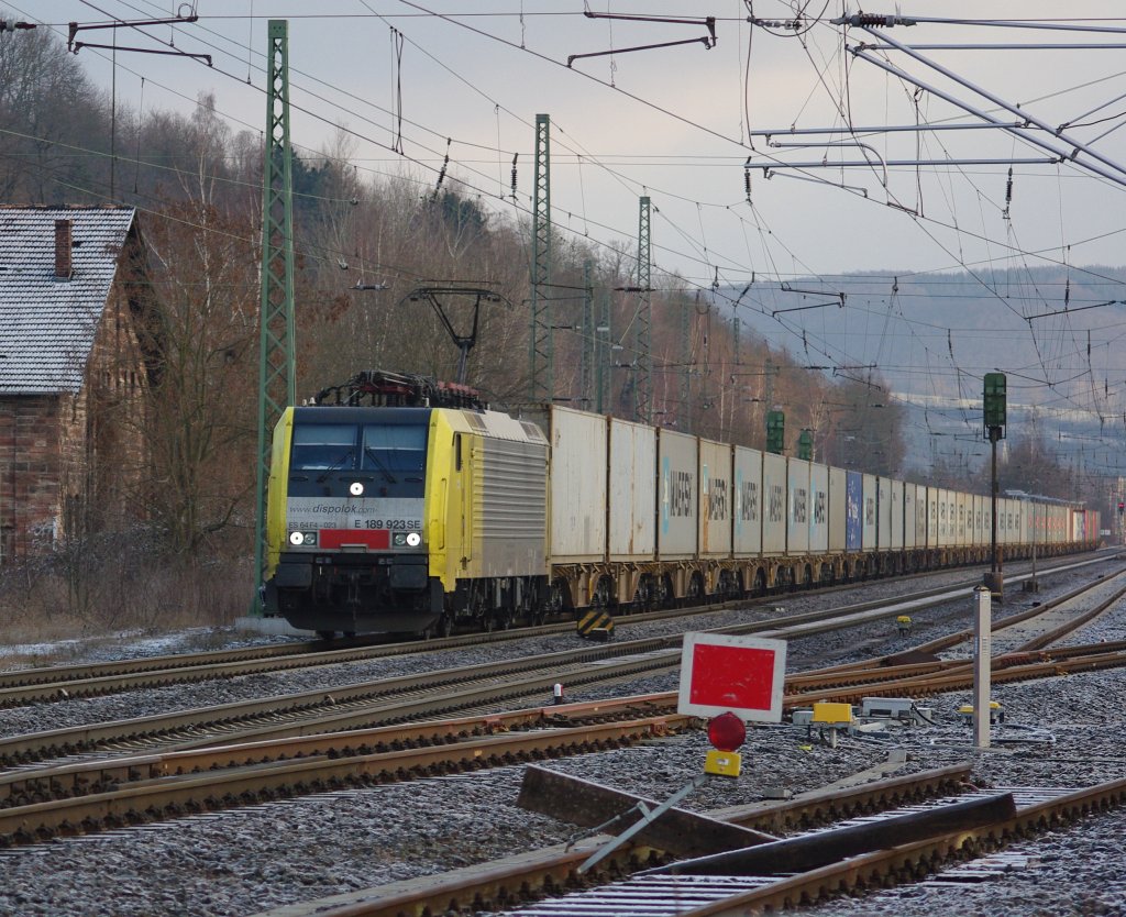 ... und ES 64 F4-023 (E189 923SE) folgte ihr in gleicher Weise unauffllig. Aufgenommen am 05.03.2010 in Eschwege West.