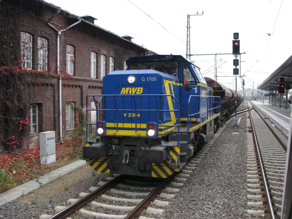 G 1700 der MWB am 17.10.2007 im Bahnhof von Schwerin HBF aus dem Zug fotographiert