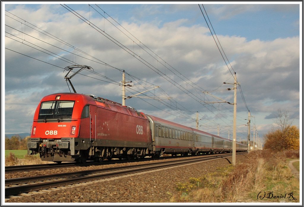 ### Meine Geburtstagstour am 05.11.10 ### 
Ein  Part of the Best  ist 1216 240 eindeutig. Schnes Maschienchen mit einem OIC gen Wels. Auch sie hatte einen Gewinn beim  Wolkenlotto.  (Oftering) 