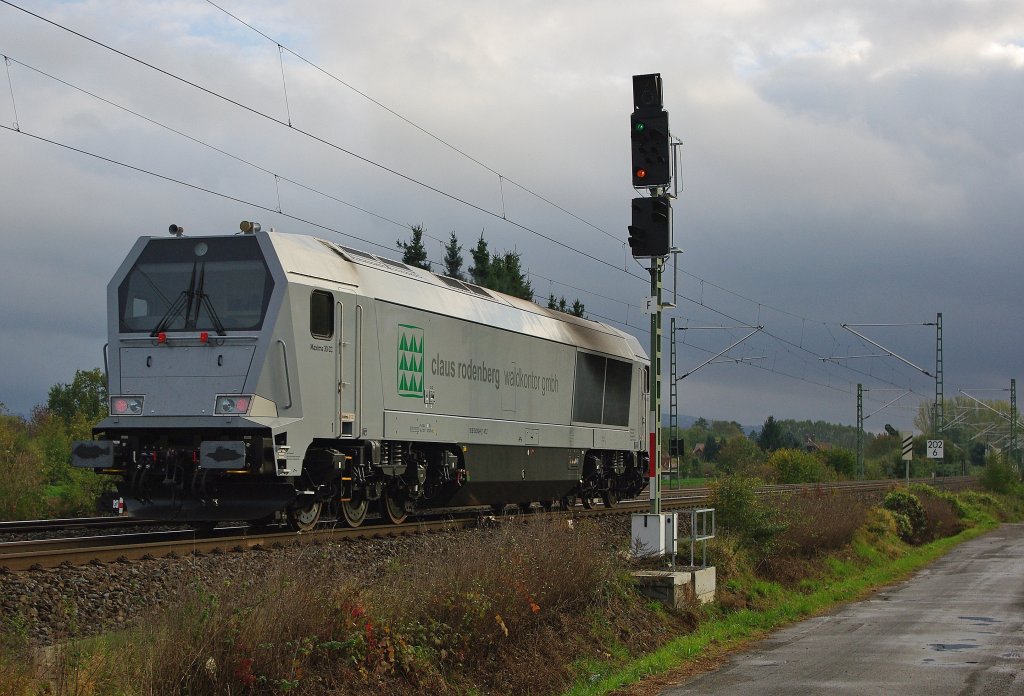 ... und noch einen Nachschuss der 263 006-1. Der Voith Maxima 30CC, die nun fr das Unternehmen Claus Rodenberg Waldkontor GmbH unterwegs ist. Aufgenommen am 19.10.2010.