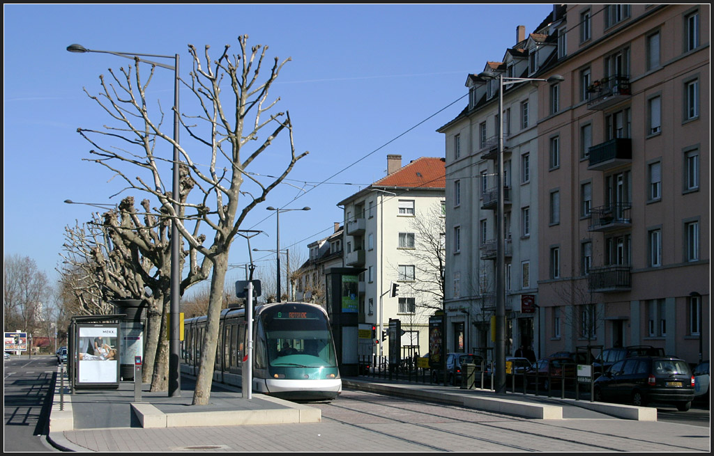 . Weiter nach Deutschland - 

Noch ist die Station Aristide Briand Endstation der Linie D in Straßburg, doch in ein paar Jahren soll hier weiter gefahren werden können bis nach zum Bahnhof Kehl. 

06.03.2008 (M)