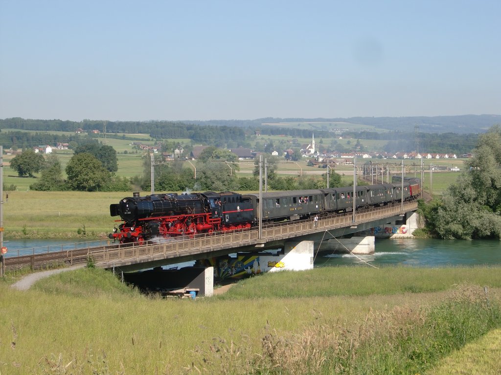 01 202 mit dem NRE bei Oberrti. Rundfahrt  Rund um den Napf  vom 5.Juni 2010