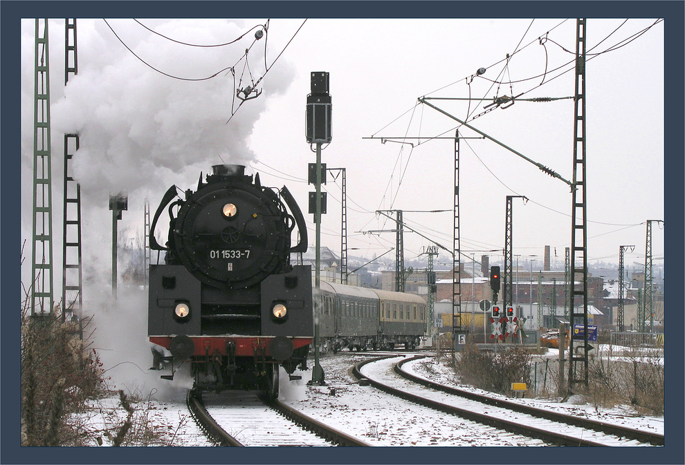 01 533 in der Verbindungskurve von  Dresden-Altstadt nach Dresden-Mitte. Aufnahme 19.02.2009