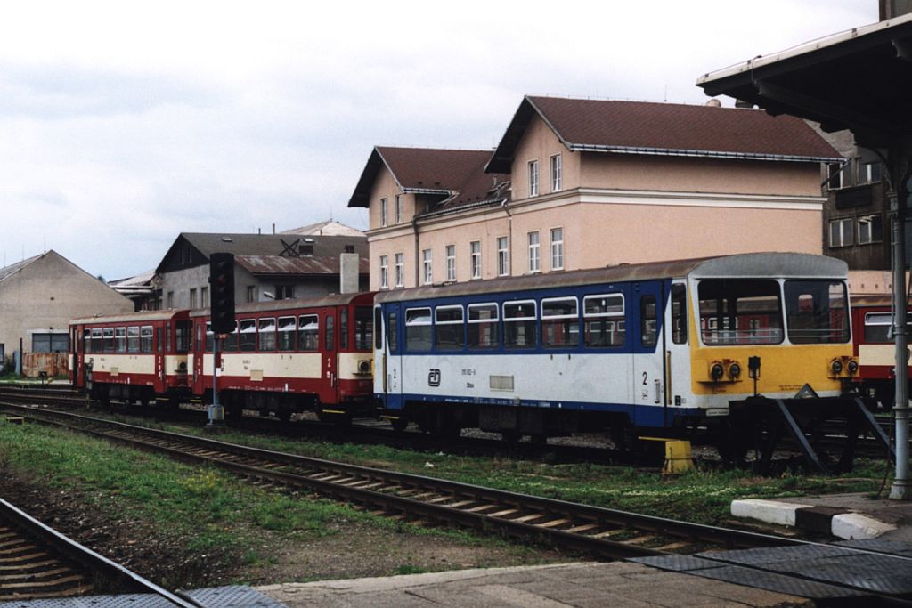 010 603-9 + 010 401-8 + 010 543-3 auf Bahnhof Liberec am 20-7-2005. Bild und scan: Date Jan de Vries.