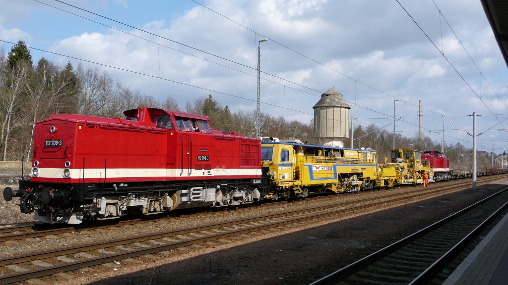01.04.2011, Gleisbauzug mit zwei 2x BR 112 der PRESS (Richtigstellung siehe Kommentar) im original Reichsbahnoutfit.