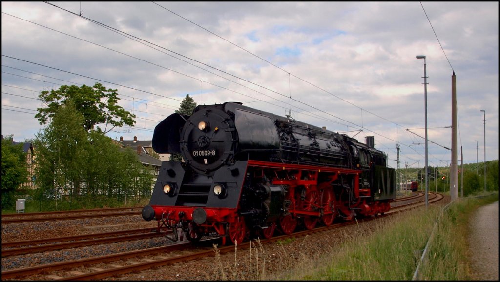 02.06.2012. Dampflok 01 509 zur Rangierfahrt in Niederwiesa.
