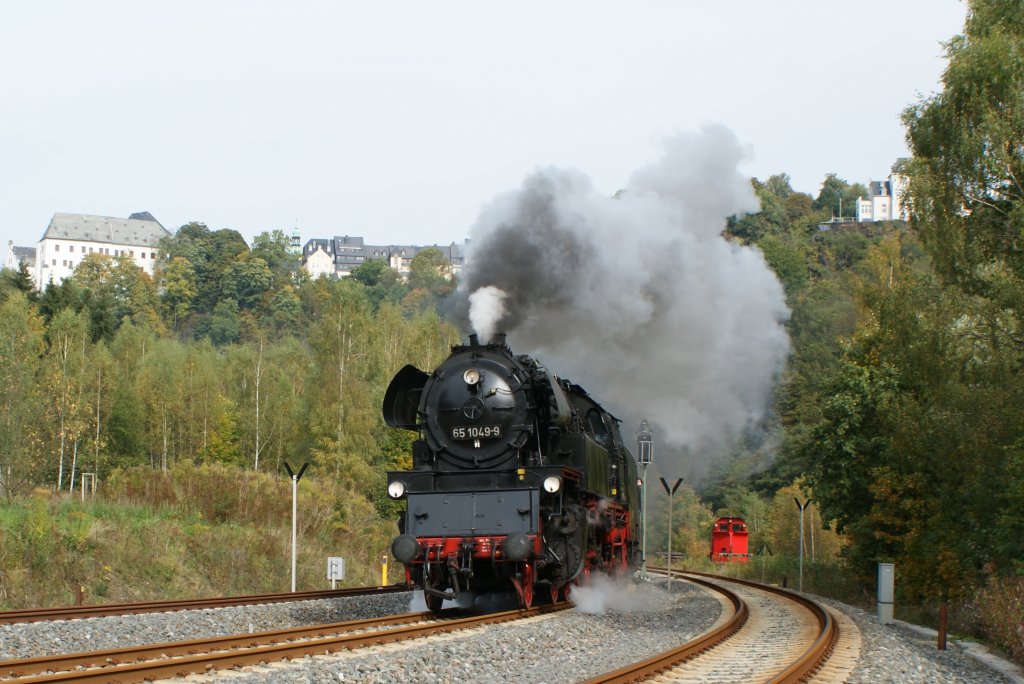 02.10.2010 - Wolkenstein (Erzg.), 65 1049 auf dem Weg zum Brckenfest nach Markersbach