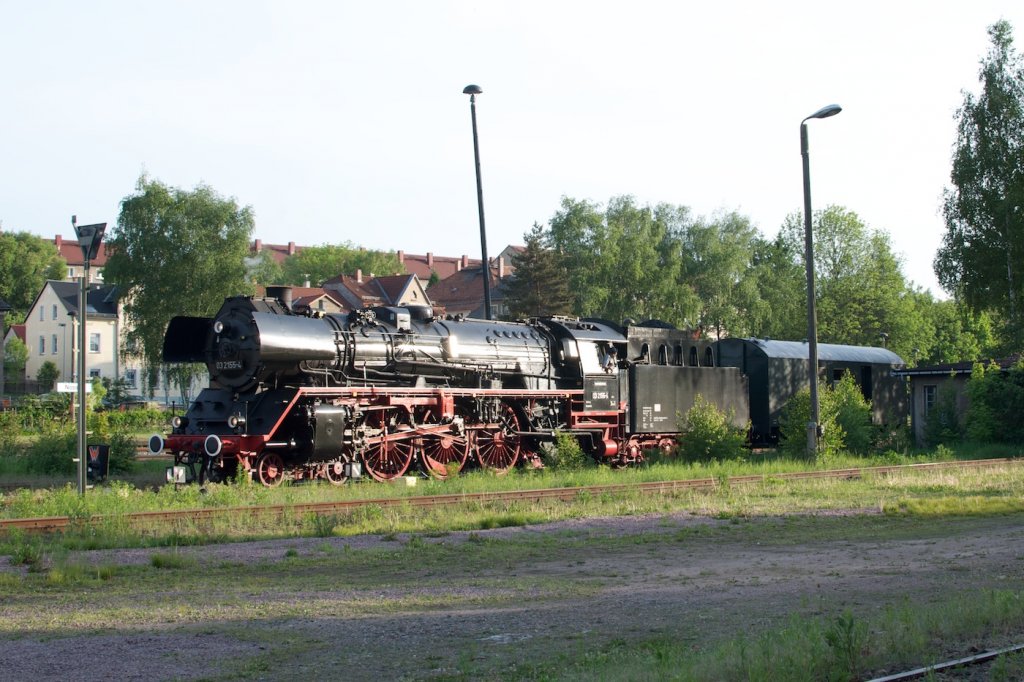 03 2155 rangiert am 20. Mai 2012 ins heimatliche Bw Nossen.