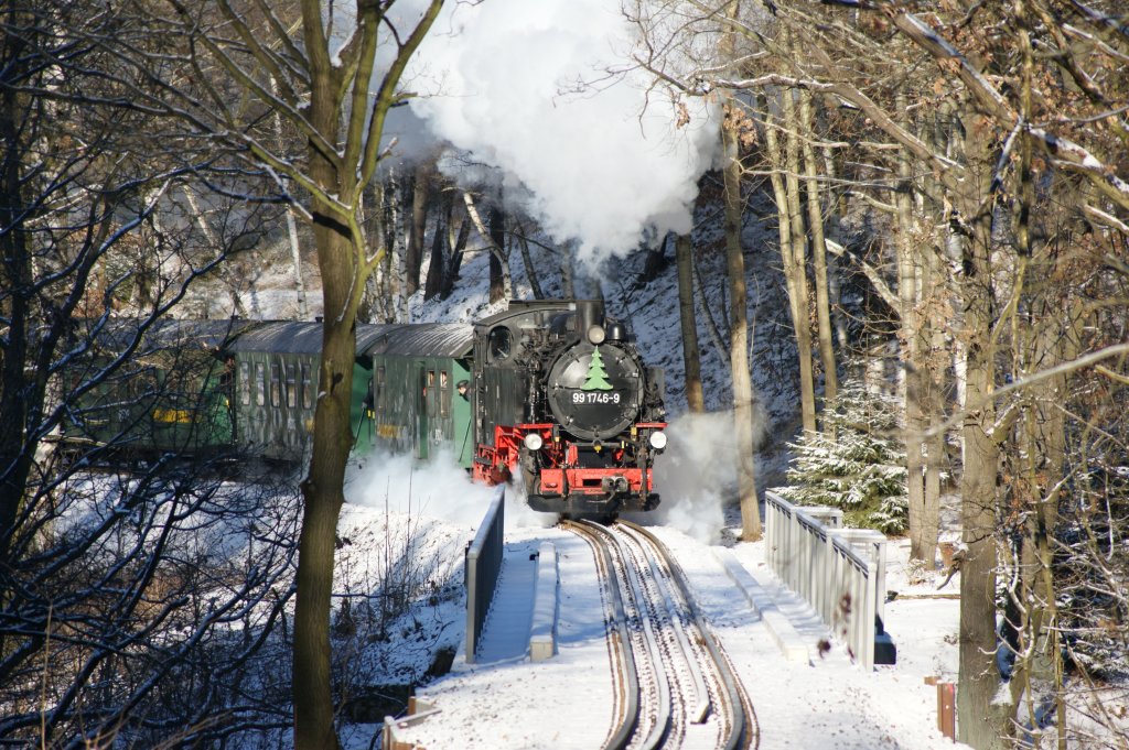 03.01.2009, Weieritztalbahn, 99 1746-9 in der Dippoldiswalder Heide auf der Goldgrubenbrcke zwischen Seifersdorf und Malter