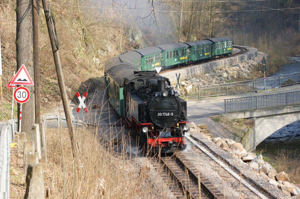 04.04.2009, 99 1746, Bahnbergang Spechtritz (Weieritztalbahn)