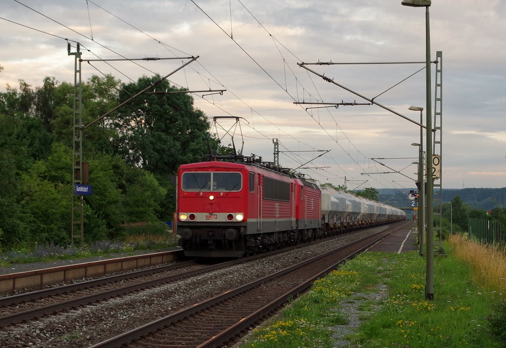 04.07.2013 / 20:54 Uhr: MEG 704 + MEG 602 mit MEG Zementzug gen Saalfeld in Gundelsdorf. 