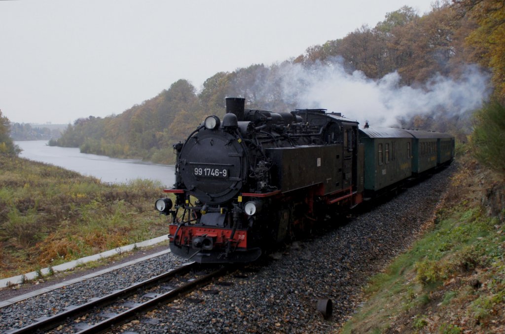 04.11.2012, 99 1746-9, Herbst und Regenwetter an der Talsperre Malter, hier kurz vor der Vorsperre am Ortseingang Dippoldiswalde