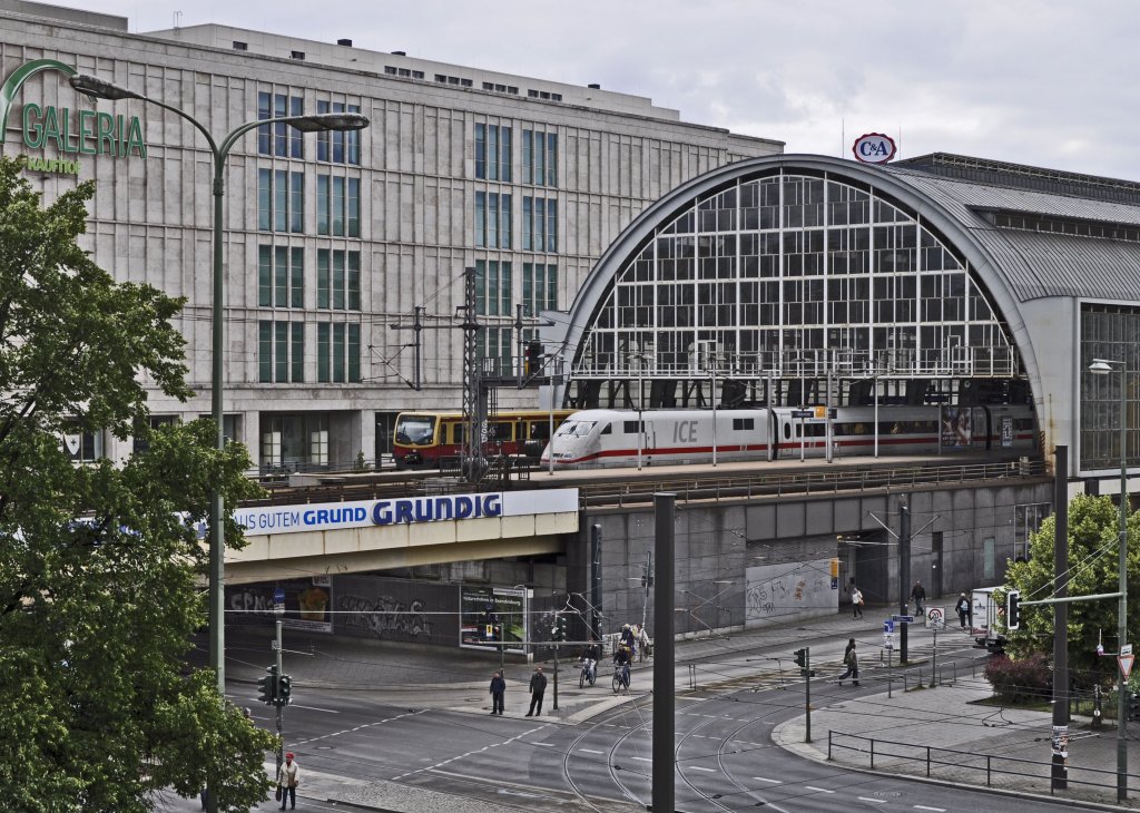 05.06.12 , Alexanderplatz Westausfahrt ; 2mal Schnellverkehr: regional und ber-regional