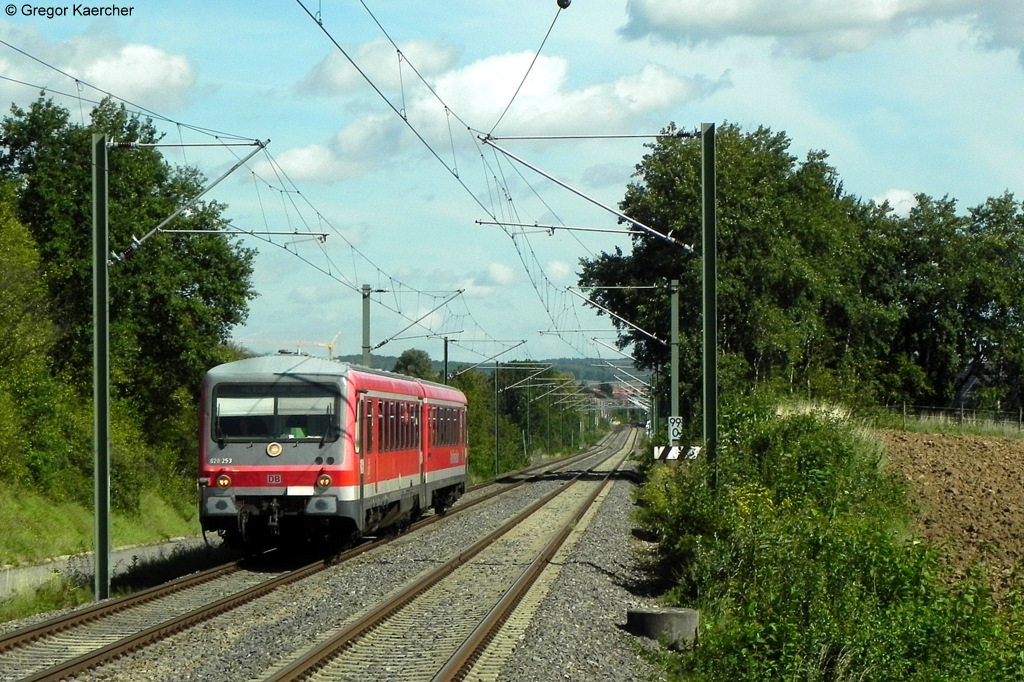 06.09.201: 628 253 unterwegs als RE 23402 (Crailsheim - Heilbronn) bei Scheppach. Das Bild entstand vom Bahnsteigende.