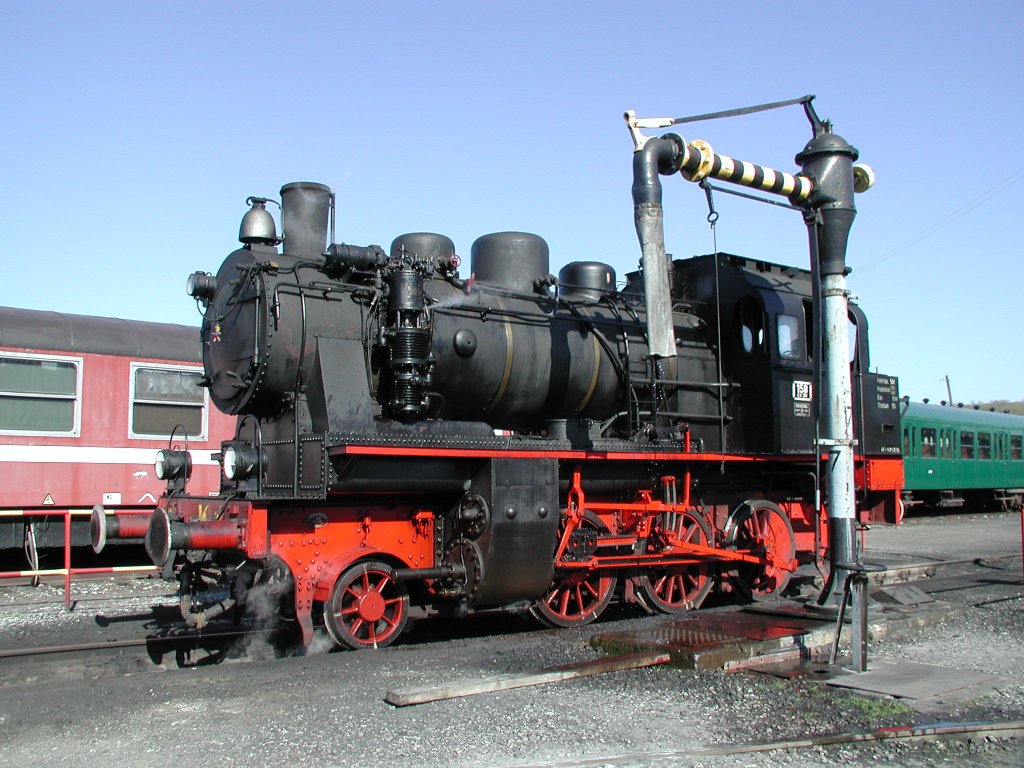 07-04-2002 - Die Elna 158 bei Wasserkran - Bw Mariembourg