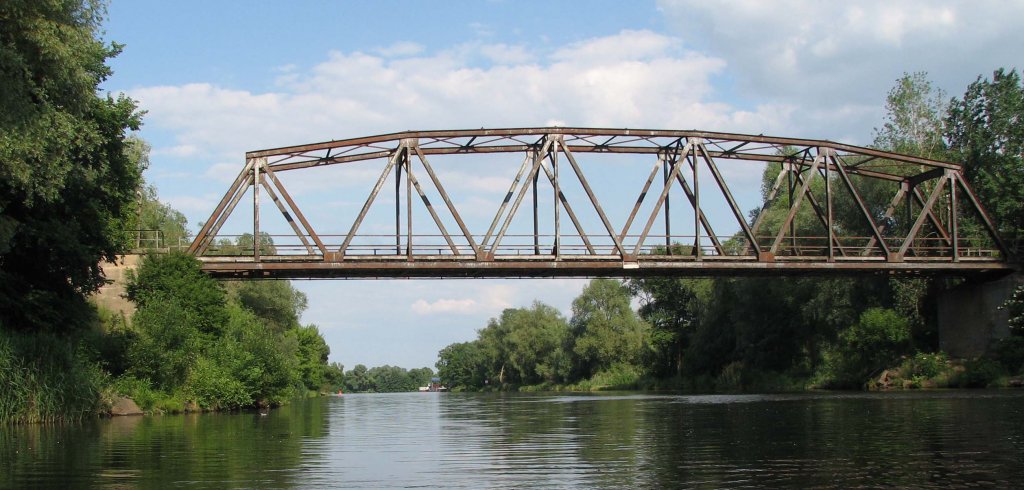 07.06.08 Oderberg ; Eisenbahnbrcke ber die Alte Oder (Teil der Havel-Oder-Wasserstrae)an der alten Strecke Bad Freienwalde - Angermnde (Strecke 6763)