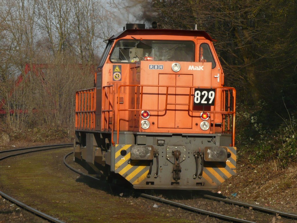 08.03.2011,RBH 829 auf dem Weg vom TKS-Werk Bo-Hntrop nach Bochum-Prsident.