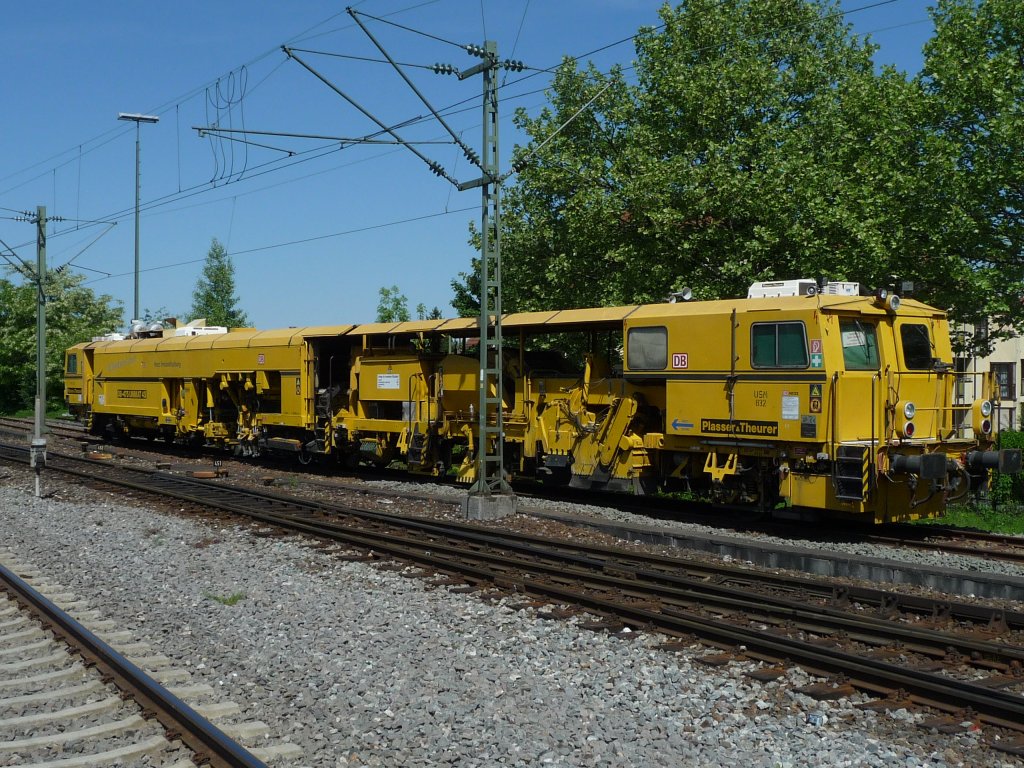 08.05.2011 - UMS 832 Netz-Instandhaltung  Schwaben-Liner  im Bahnhof Kornwestheim