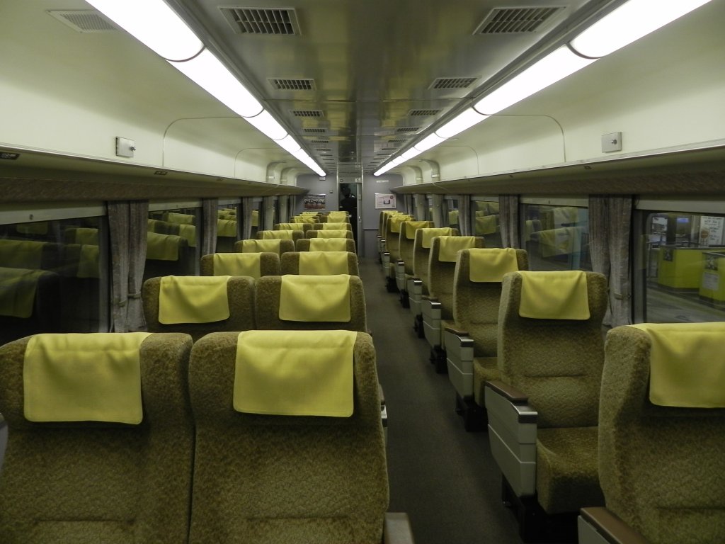 1. Klasse Abteil ( Green Class ) eines Series 381 EMU auf dem Weg nach Shin-Osaka.