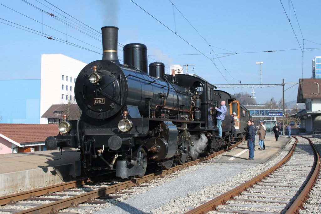 10 Jahre SBB Historic.Jubilumsfahrt mit B 3/4 1367(1916) Kurzer Kreuzungshalt in Entlebuch.19.02.11




 
