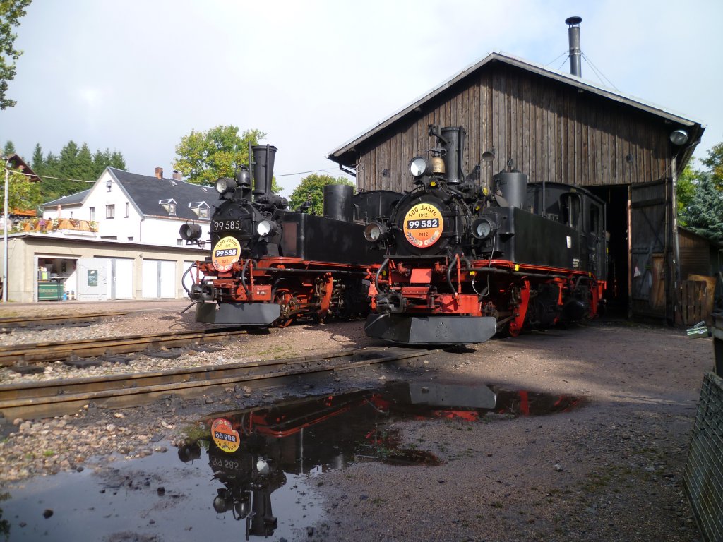 100 Jahre 99 585 u 99 582 in Sch�nheide, Hier zusehen vor bem Lokschuppen, am 07.10.12.