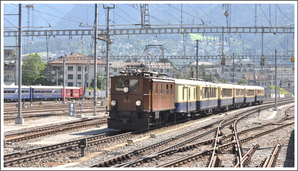 100 Jahrjubilum Chur - Disentis mit Salonwagenzug Ge 4/6 353 bei der Militrrampe in Chur. (17.06.2012)