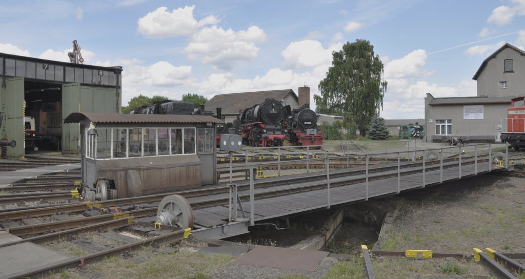 10.06.2011 Darmstadt-Kranichstein ; Blick auf die Drehscheibe