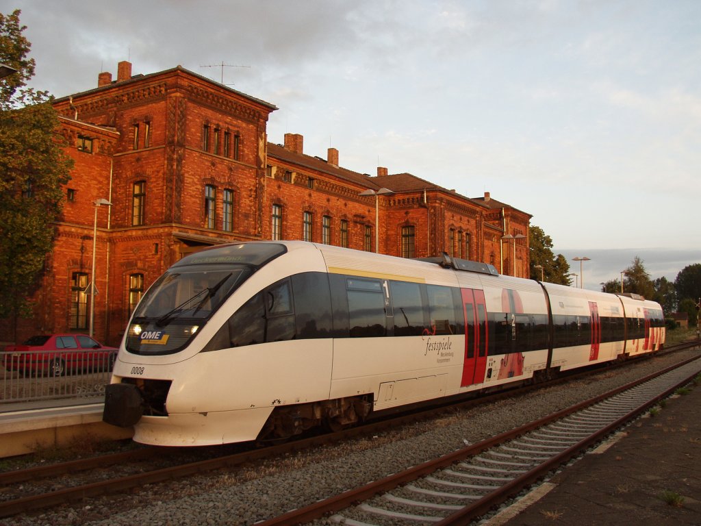 10.07.2003 Talent 0008 kurz vor der Abfahrt von Malchin in Richtung Neubrandenburg