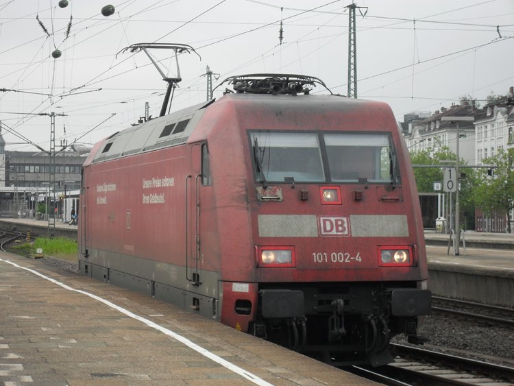 101 002-4 beim Rangieren im Bahnhof Hamburg-Altona(05.06.10)