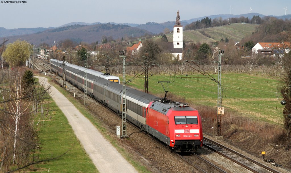 101 003-2 mit dem EC 101 (Hamburg Altona-Chur) bei Denzlingen 17.3.12